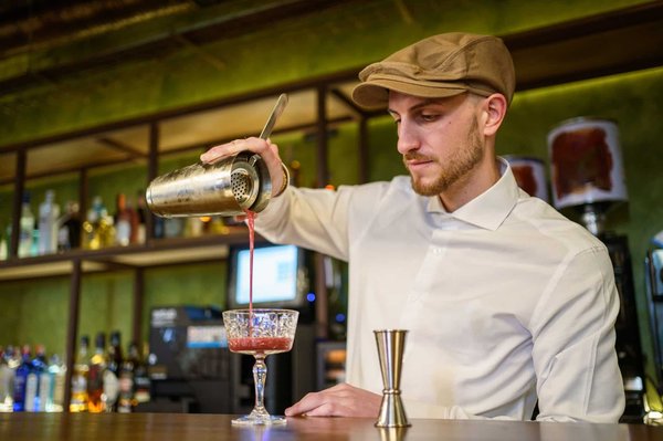 Bien-être dans un Verre : Recettes de Cocktails Sains Combinés à des Super-Aliments